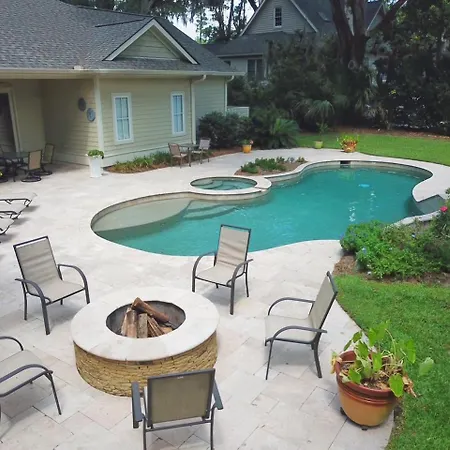 Outdoor Cabana - Firepit - Private Pool & Spa - Pet Friendly - 72 Baynard Cove Road